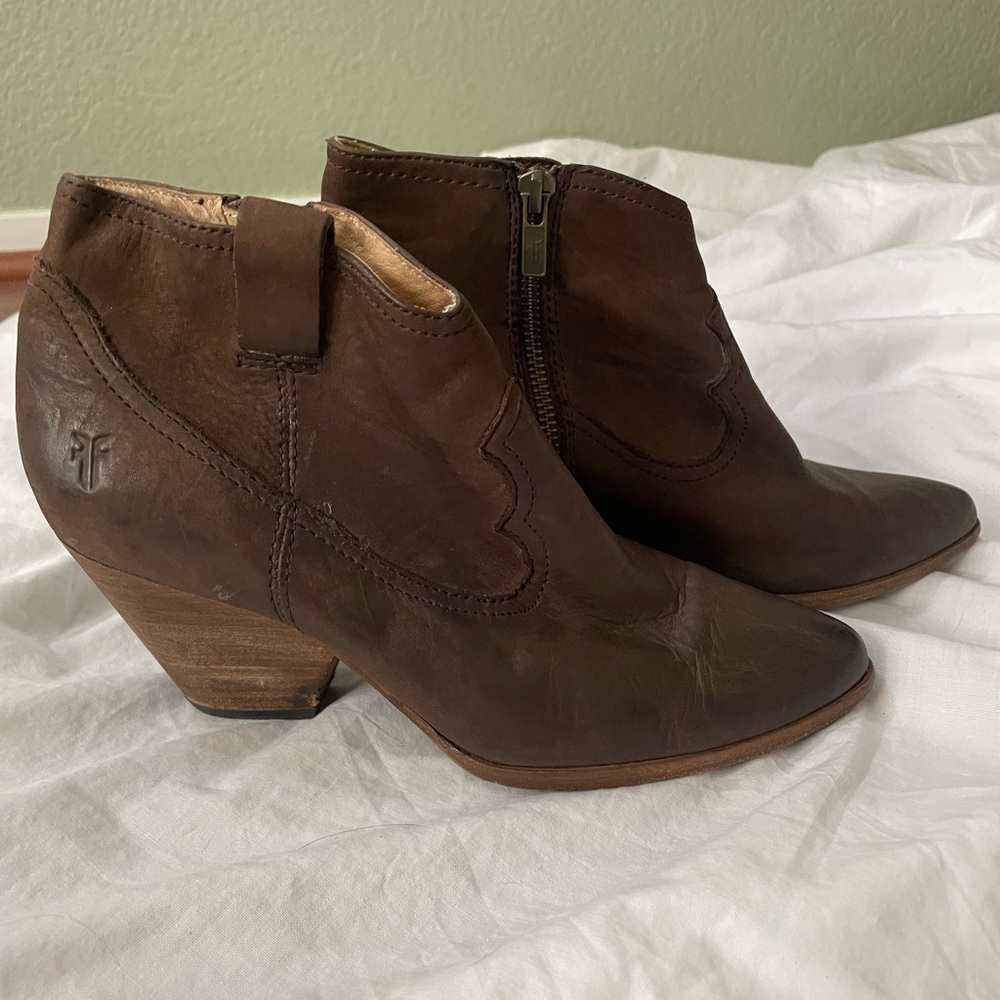 women's Frye Regina booties